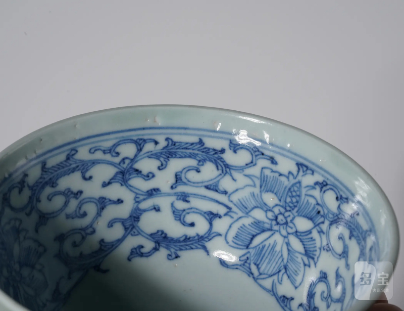 清中期 内线描青花缠枝花卉外青釉盖碗 - 图7